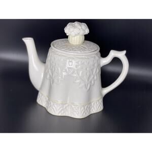 Discontinued Lenox Butler’s Pantry Garden Party Figural TEAPOT w/Lid 6.5”x 7.5”